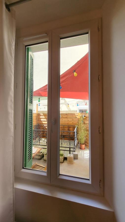 Escapade A Lourdes Dans Beau T2 Avec Terrasse - Proche Gare Et Centre Ville Ngoại thất bức ảnh
