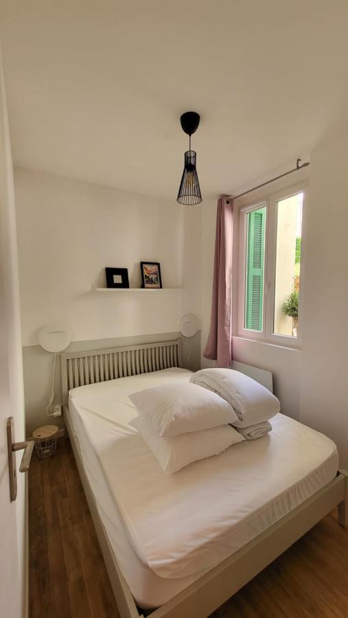 Escapade A Lourdes Dans Beau T2 Avec Terrasse - Proche Gare Et Centre Ville Ngoại thất bức ảnh