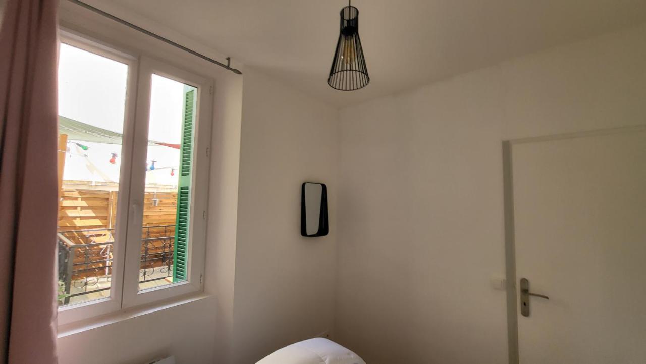 Escapade A Lourdes Dans Beau T2 Avec Terrasse - Proche Gare Et Centre Ville Ngoại thất bức ảnh