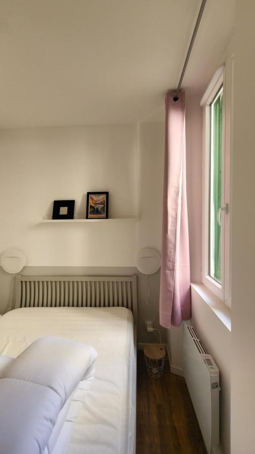 Escapade A Lourdes Dans Beau T2 Avec Terrasse - Proche Gare Et Centre Ville Ngoại thất bức ảnh